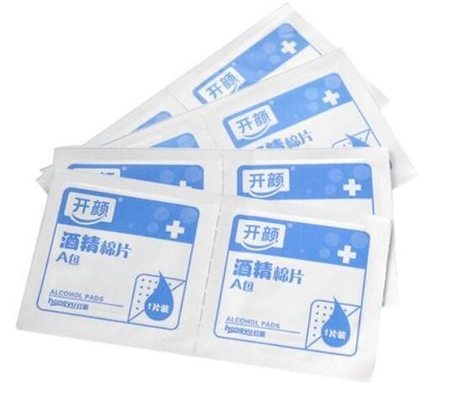Cojín completamente automático que hace alcohol de la empaquetadora 380v el papel sanitario
