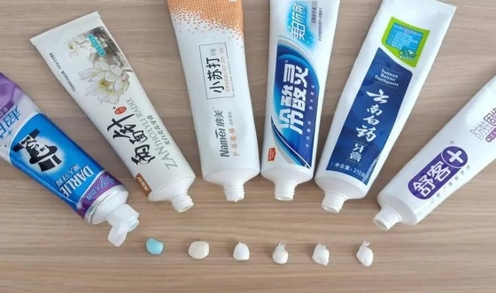 Crema de aislamiento de relleno de la mano de la crema dental de la máquina del tubo suave automático