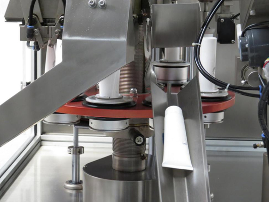 Loción automática de aluminio blando Fabrica de máquinas de llenado y sellado de tubos