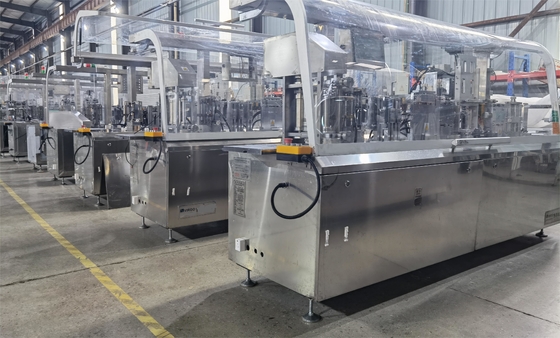 El PLC controla el ahorro de energía mojado automático de la certificación del CE de la máquina de la servilleta