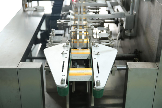 Pequeña caja de alta velocidad que embala la máquina de encuadernación de empaquetado vertical automática continua