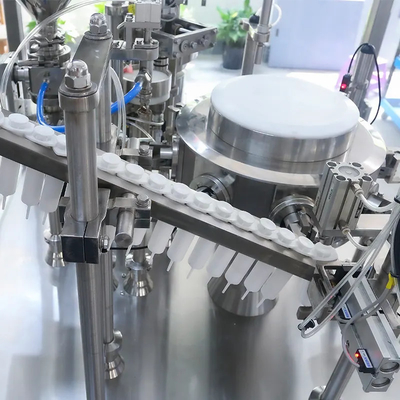 Máquina de llenado y tapado de jeringa precargada de alta precisión