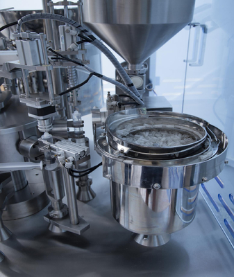 Máquina que capsula de relleno prellenada médica automática de alta velocidad de la jeringuilla disponible plástica del gel