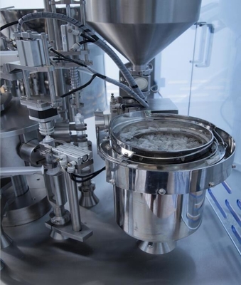 Máquina de llenado de jeringa adhesiva viscoelástica pequeña automática directa de fábrica