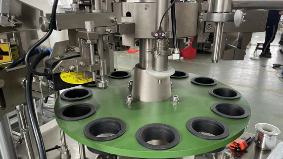 Máquina de rellenar poner crema cosmética de aluminio de relleno y de aislamiento del tubo plástico suave automático de la máquina del tubo de crema dental del tubo