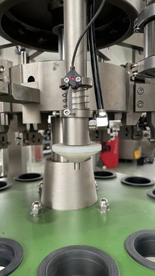 Cosmética pasta crema pegamento de plástico de aluminio suave cola de tubo pequeño pistón de alta velocidad de llenado y sellamiento de la máquina de embalaje