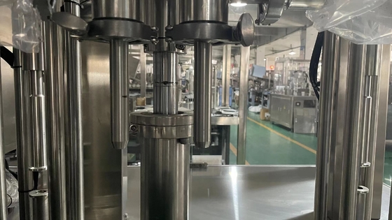 Máquina automática de llenado y sellado de tubos de plástico blando para tubos de crema cosmética de aluminio