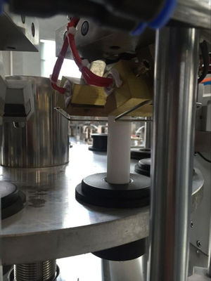 Máquina de llenado y sellado de aceite rotativo crema cosmética tubo blando Máquina de embalaje de sellado térmico