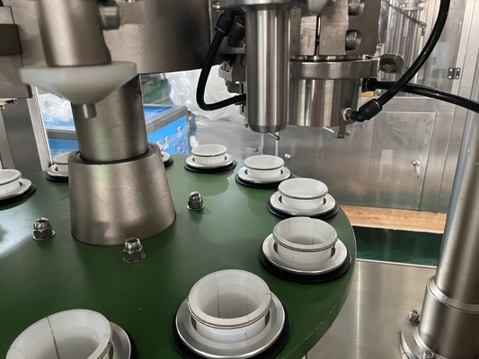 Máquina semiautomática de llenado y sellado de pasta con una precisión de ± 1% y sistema de control PLC