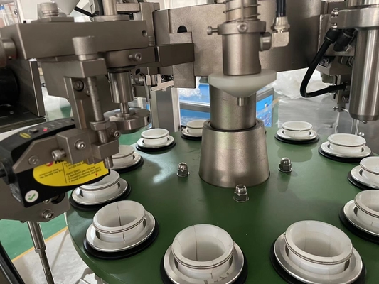Máquina semiautomática de llenado y sellado de pasta con una precisión de ± 1% y sistema de control PLC