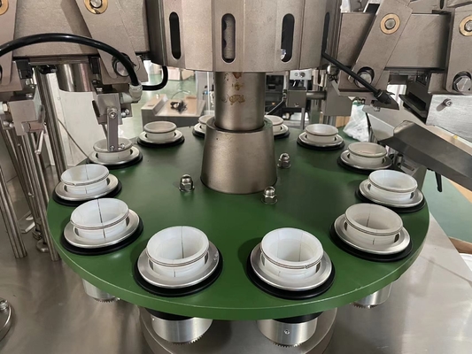 Máquina semiautomática de llenado y sellado de pasta con una precisión de ± 1% y sistema de control PLC