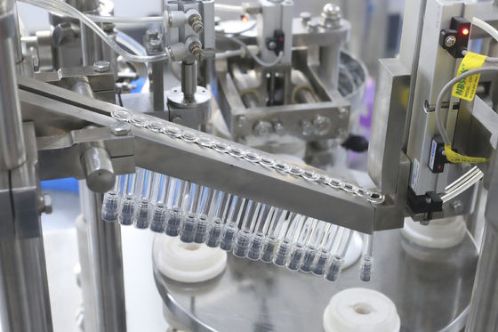 Máquina automática de relleno de jeringa precargada con tapa de cerradura de luer, máquina de relleno y taponado de jeringa de vidrio con gel