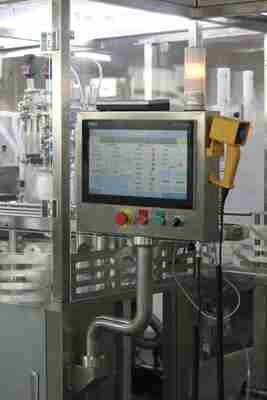 Máquina de llenado y tapón de jeringa precargada de alta precisión
