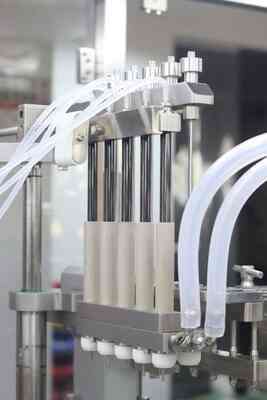 Máquina de llenado y tapón de jeringa precargada de alta precisión