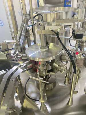 Máquina llenadora de jeringas para medicamentos veterinarios