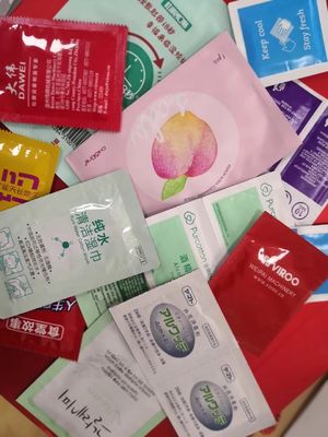 4 longitudes de aislamiento laterales 125m m 100bags/Min Alcohol Pad Machine